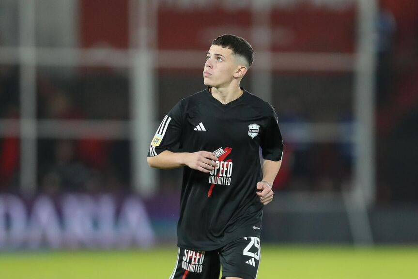 Mateo Apolonio se convirtió en el jugador más joven de la historia en debutar en el fútbol argentino