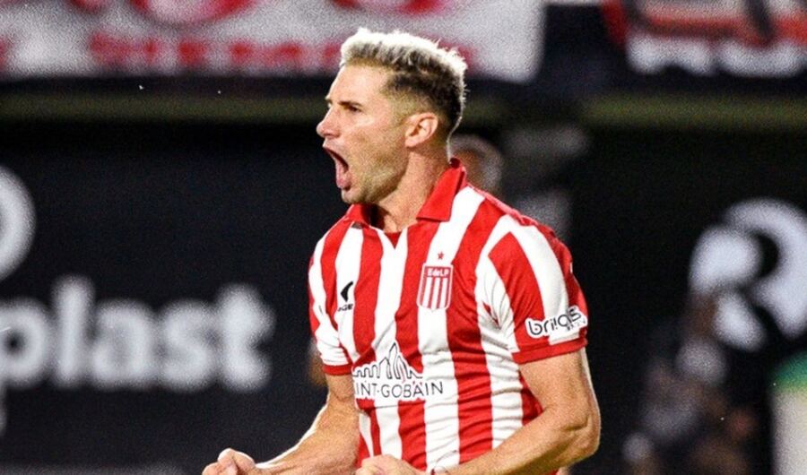 Con un polémico penal, Estudiantes venció como local a Banfield