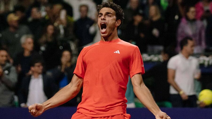 El argentino Francisco Cerúndolo avanzó a cuartos de final en Santiago de Chile