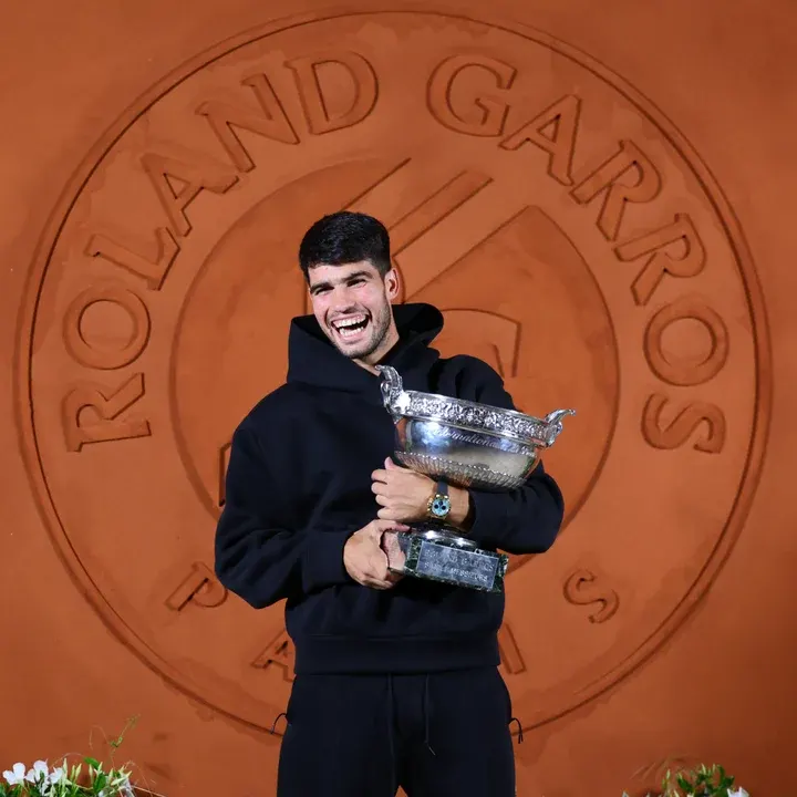 Carlos Alcaraz derrotó a Jannik Sinner en la final más larga de la historia de Roland Garros