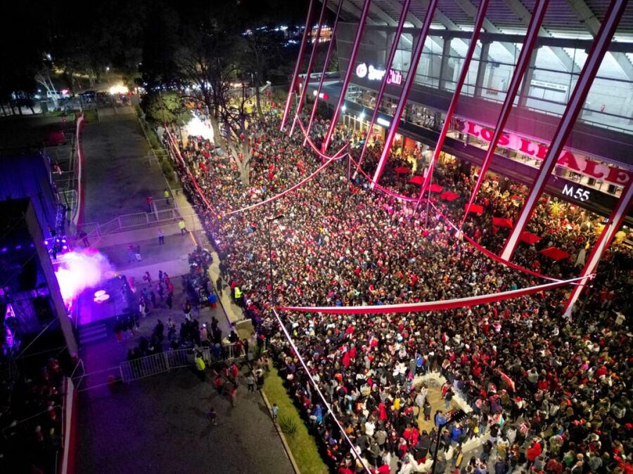 Estudiantes de La Plata celebró sus 120 años de una vida llena de gloria deportiva