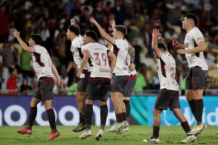 Racing eliminó a Vélez y Lanús a Fluminense en el Maracaná