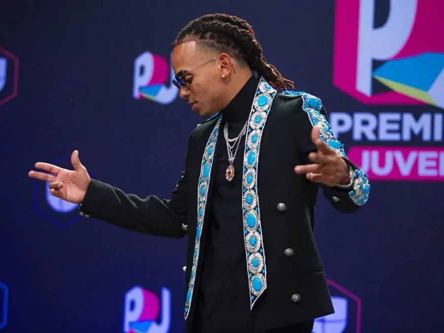Ozuna regresa a sus raíces con "Una aventura"